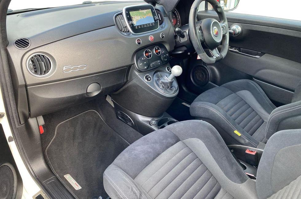 Abarth 595 Photo at-6a8a23fbade54dacbc6b85f2e443a19c.jpg