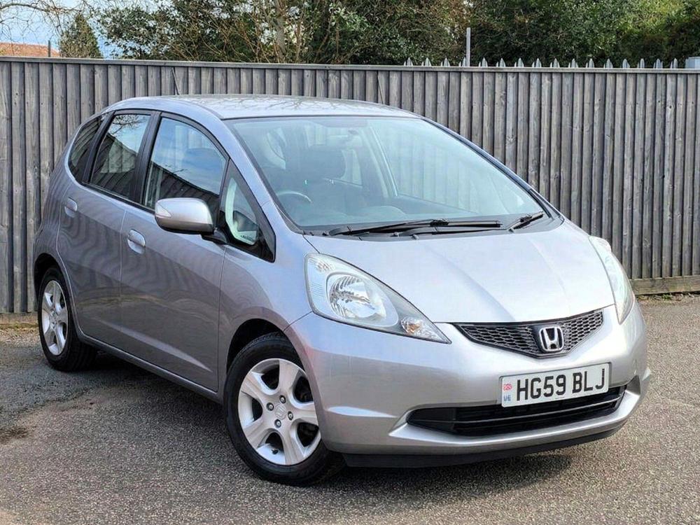 Honda Jazz Photo at-6aa534bf826747479911f6ae4d9ef794.jpg