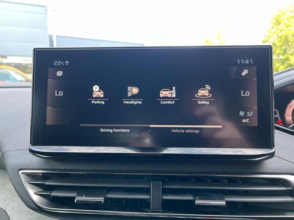 Used Peugeot 3008 LG72KYK 26