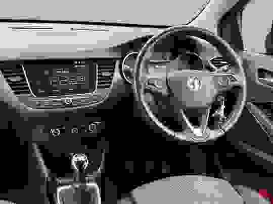 Vauxhall Crossland Photo at-6b01b3f57e5441e7b1bf8652c415f40c.jpg