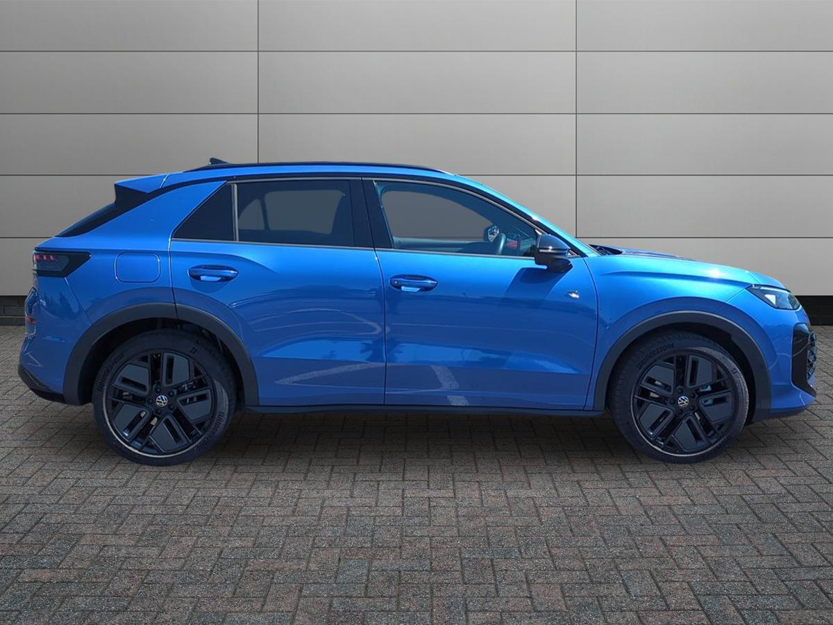 Volkswagen T-Roc Photo at-6b097e3c199e437286f98fd5d2843919.jpg