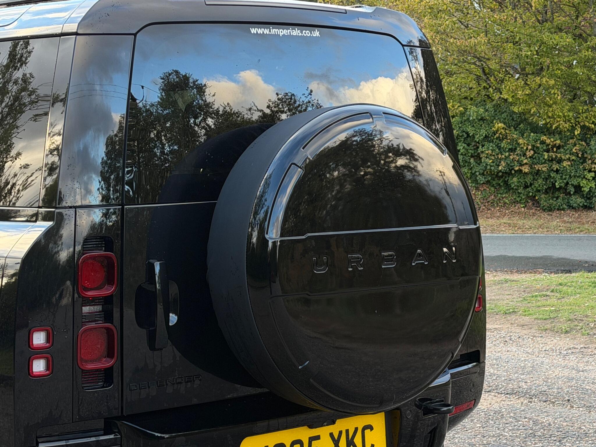 Land Rover Defender 110 3.0 D250 MHEV X-Dynamic SE Auto 4WD Euro 6 (s/s) 5dr — photo 6