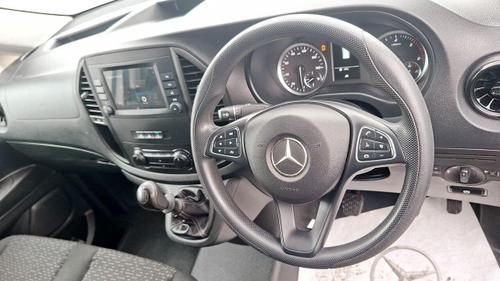 Mercedes-Benz Vito Photo at-6b5511b72f8746e89511e809fb198371.jpg