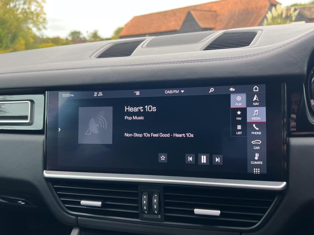 Used Porsche Cayenne VX69TKO 26