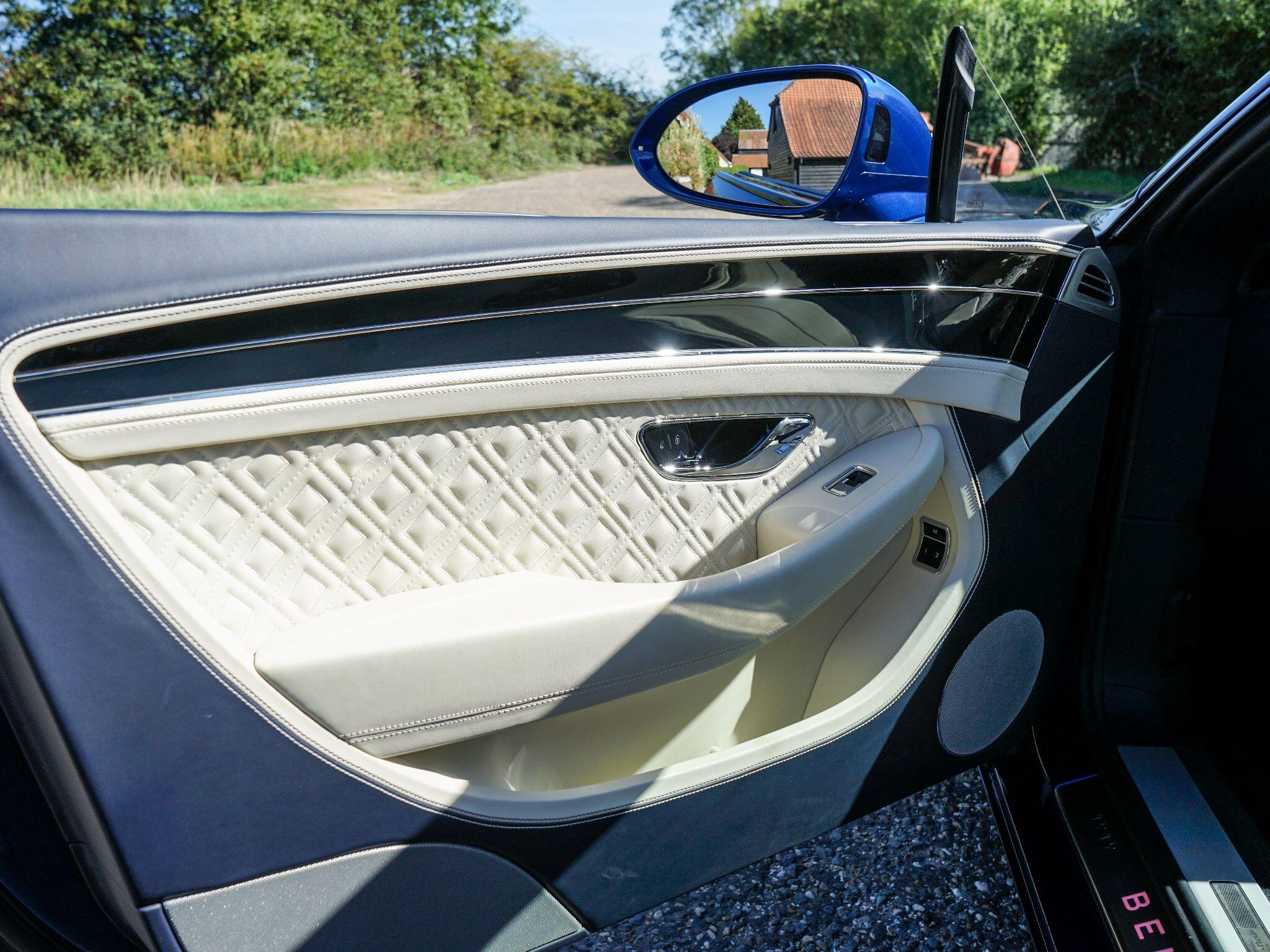 Bentley Continental 4.0 V8 GT Coupe 2dr Petrol Auto 4WD Euro 6 (s/s) (550 ps) — photo 19