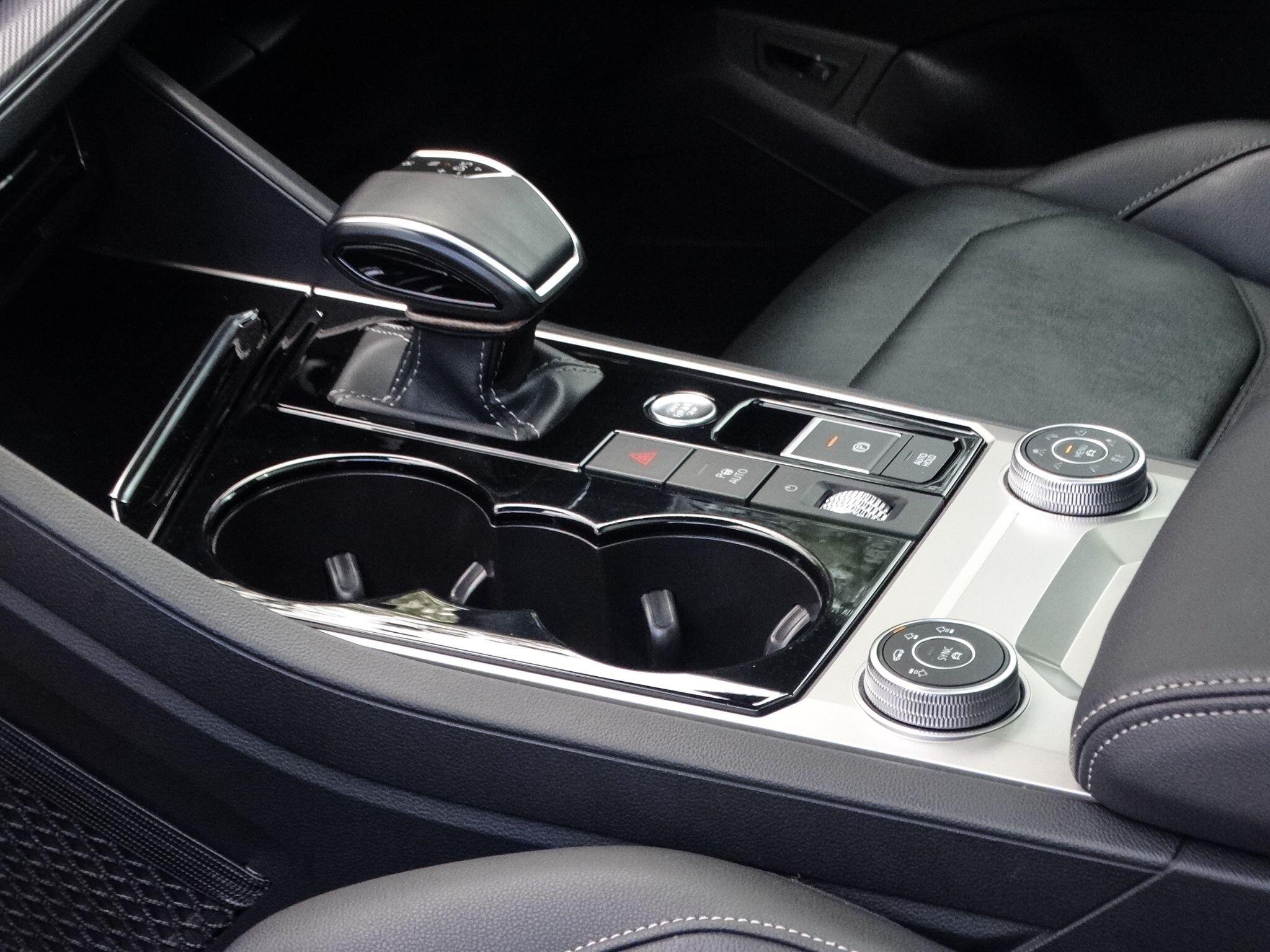 Volkswagen Touareg 3.0 TSI V6 Black Edition Tiptronic 4Motion Euro 6 (s/s) 5dr — photo 16