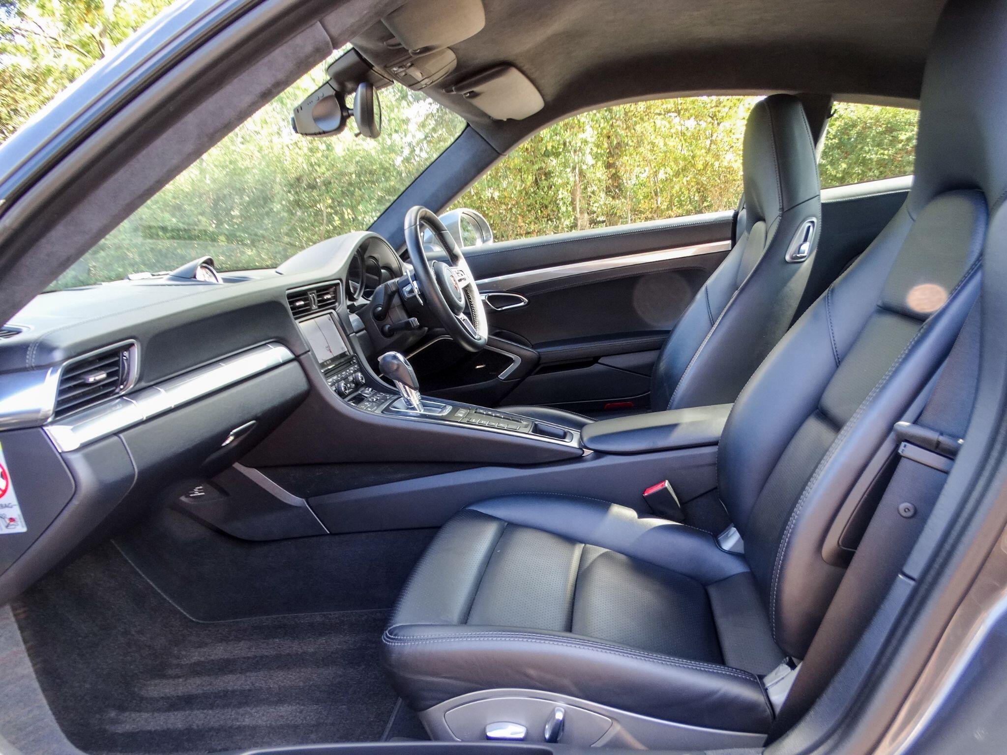Porsche 911 3.8 991 Carrera 4S PDK 4WD Euro 5 (s/s) 2dr — photo 3