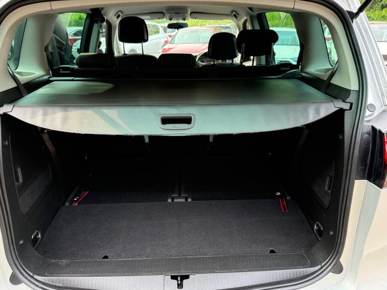 Used Vauxhall Zafira Tourer VN66YOP 28