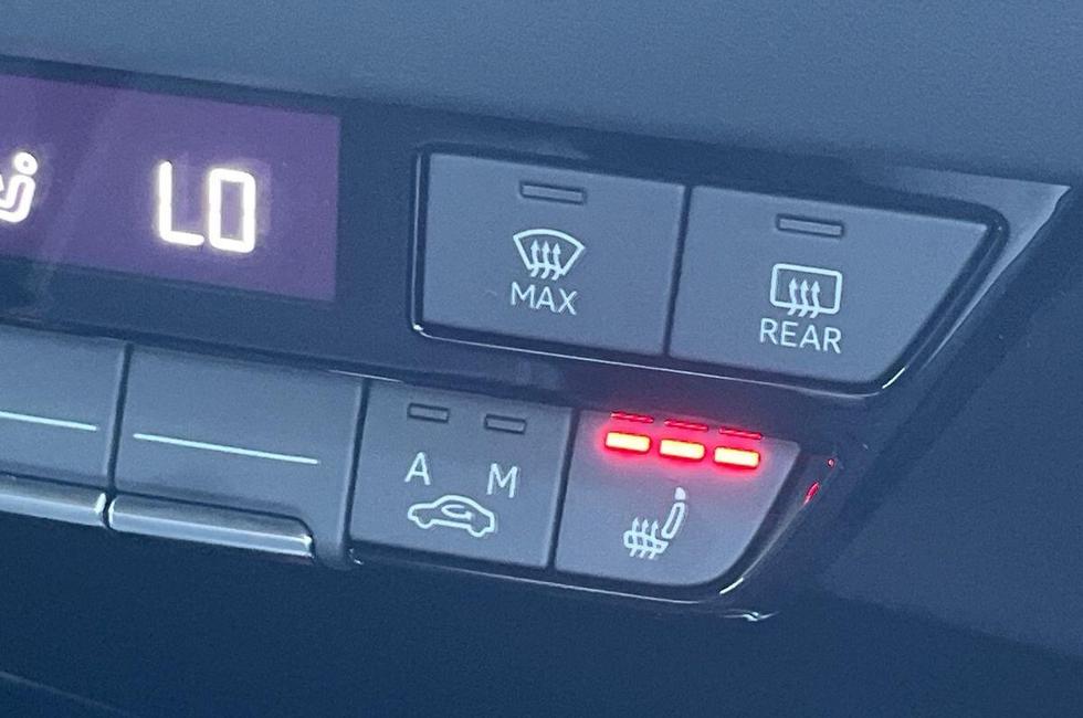 Audi Q4 Photo at-6c2ecbeb1b244095acc76e389cad3e41.jpg