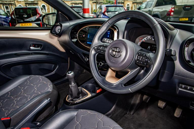 Used Toyota Aygo X WU73XTE 16