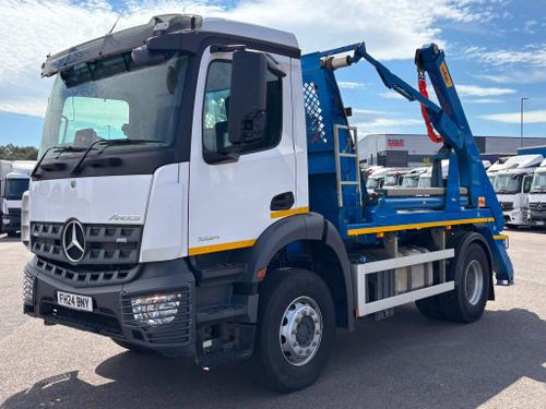 Mercedes-Benz Arocs Photo at-6c63280ff8304860af8b405c7211739f.jpg