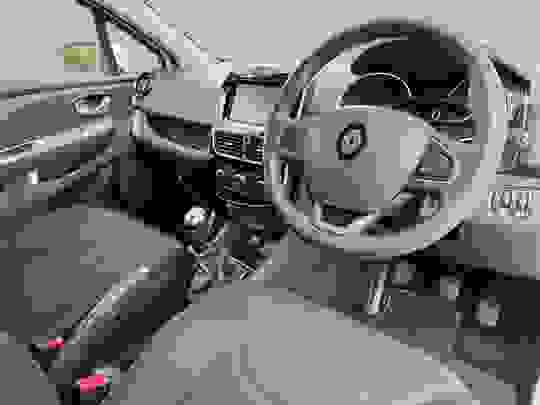 Renault Clio Photo at-6c69af3c63684c989524ac57ecce9b72.jpg