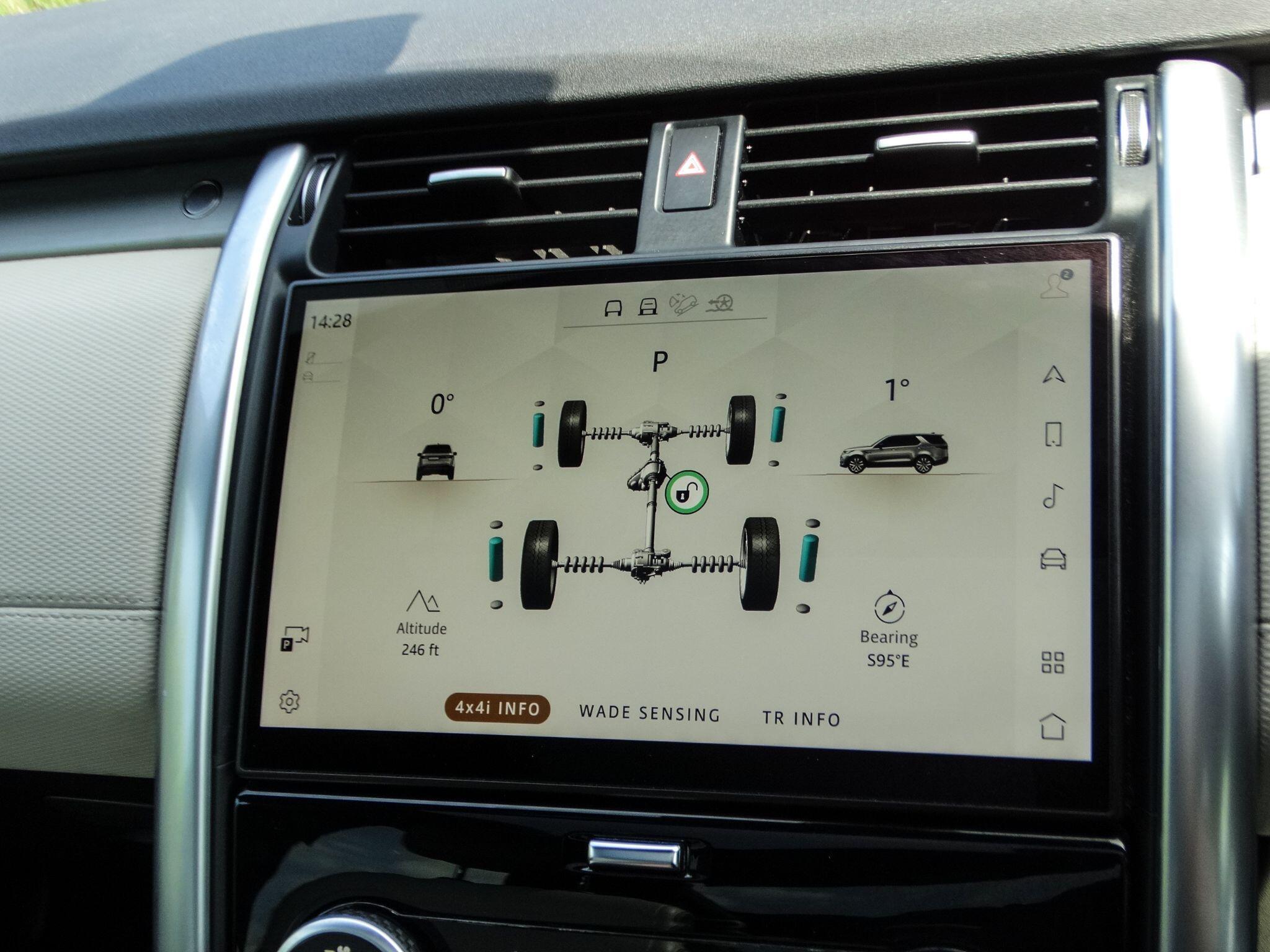 Land Rover Discovery 3.0 D300 MHEV R-Dynamic SE SUV 5dr Diesel Auto 4WD Euro 6 (s/s) (300 ps) — photo 34