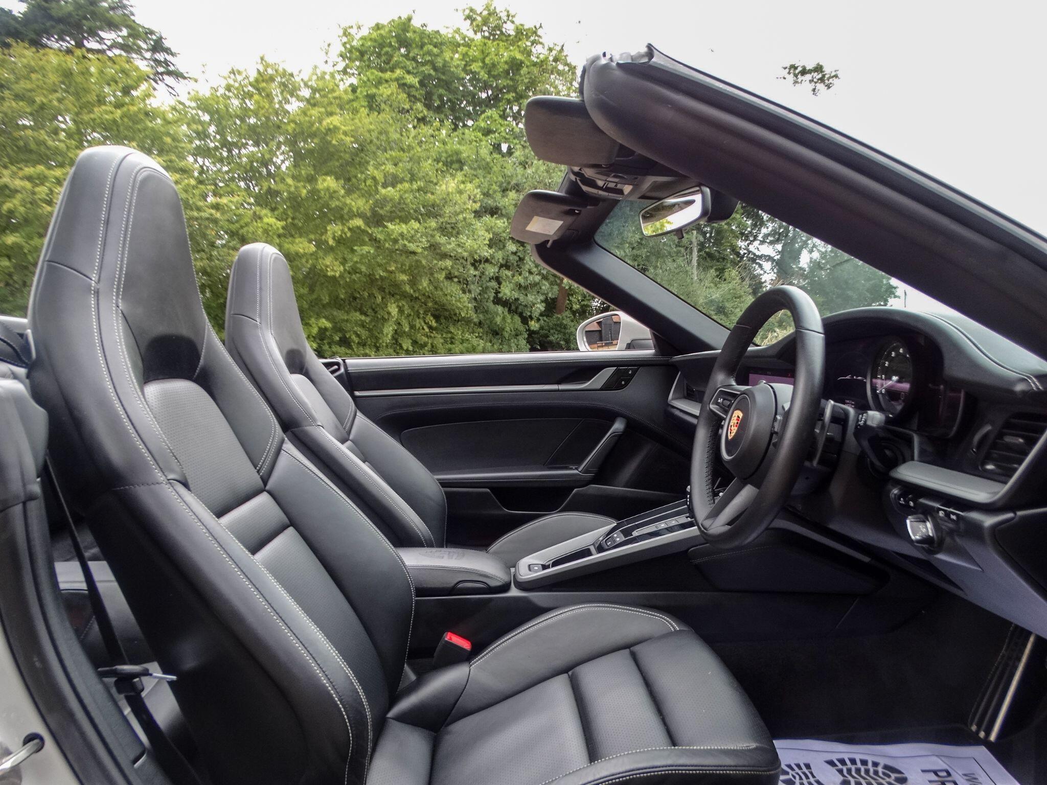 Porsche 911 3.0T 992 Carrera 4S PDK 4WD Euro 6 (s/s) 2dr — photo 19