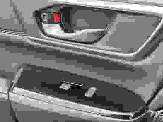 Honda CR-V Hybrid Photo at-6cac3309053847aaa24c333f3f1e5a11.jpg