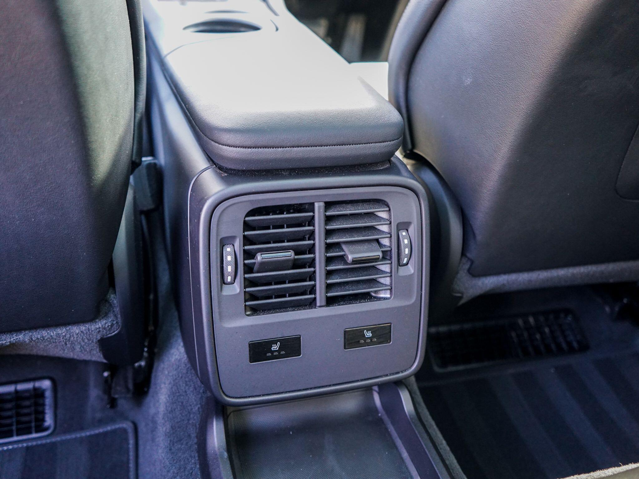 Porsche Taycan Performance 79.2kWh Auto RWD 4dr (11kW Charger) — photo 20