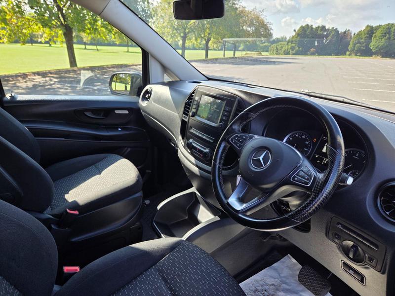 Mercedes-Benz Vito Photo at-6caf5405d6d343bb9a864f63916841c6.jpg