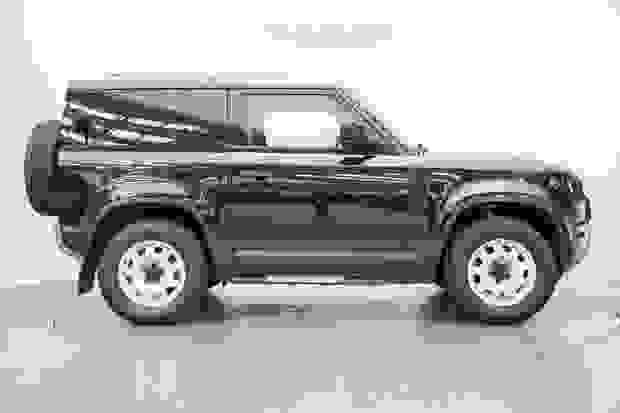 Land Rover DEFENDER 90 Photo at-6cdc3b8ec3ad422cb9998fb7353305d7.jpg