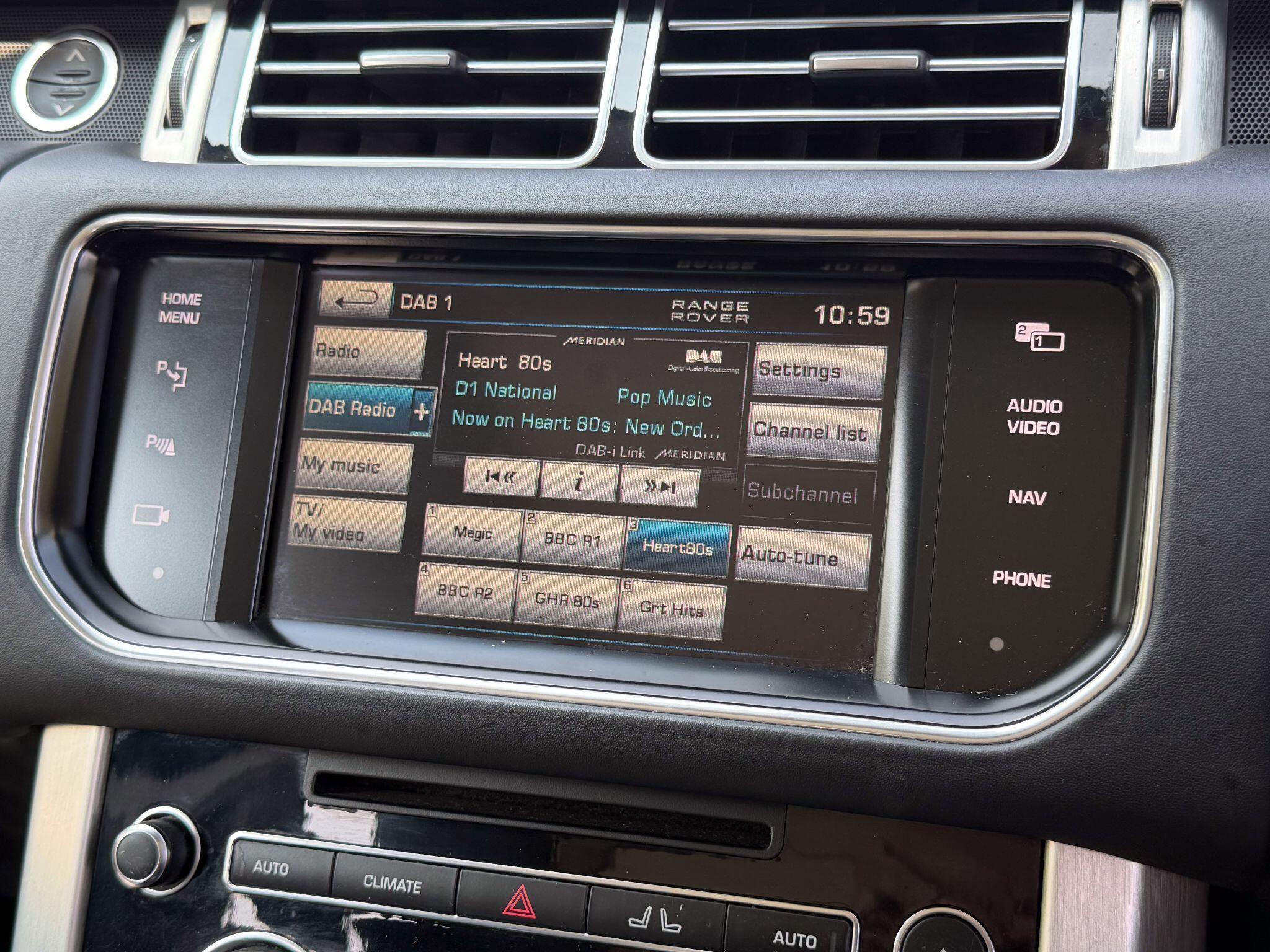 Land Rover Range Rover 4.4 SD V8 Vogue SE Auto 4WD Euro 5 5dr — photo 24