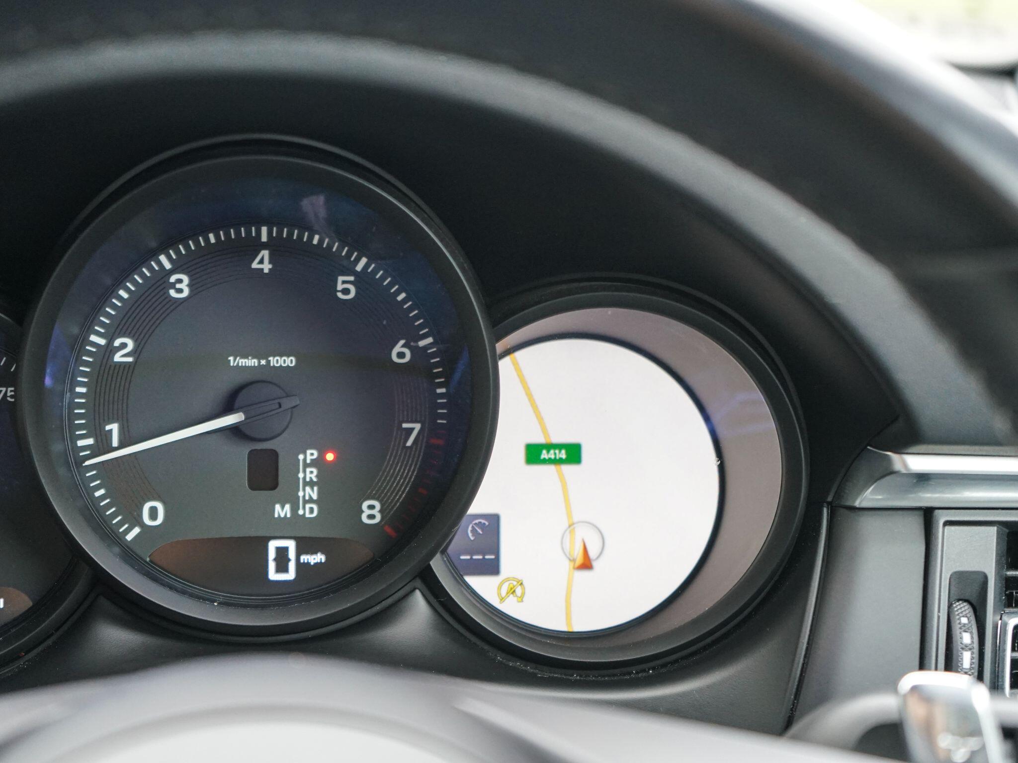 Porsche Macan 2.0T PDK 4WD Euro 6 (s/s) 5dr — photo 23