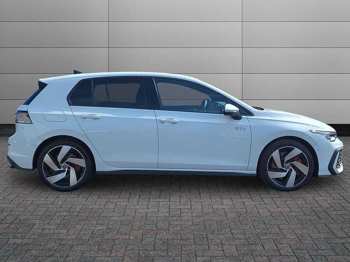 Volkswagen Golf Photo at-6d48cc7bc1ee41cab23ac3b6581d4e06.jpg