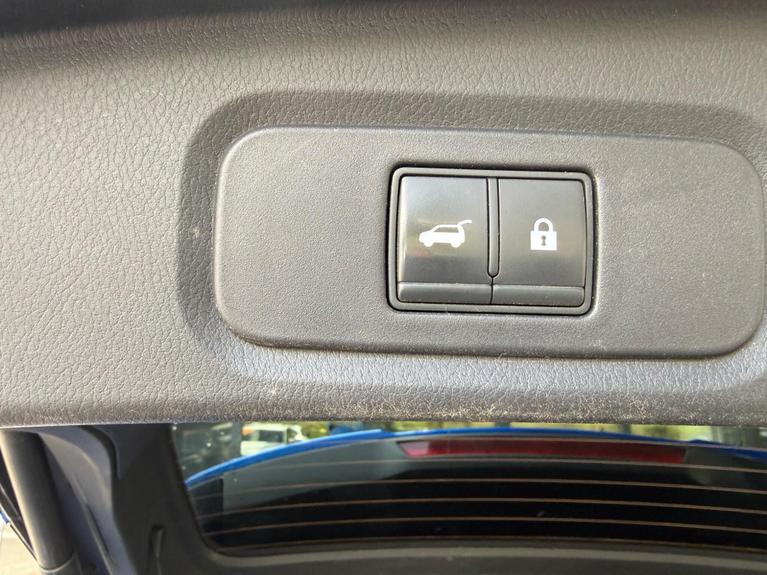 Used Nissan Qashqai WJ71FCV 12
