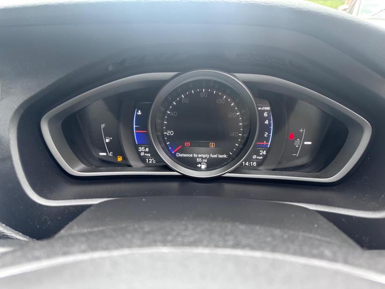 Used Volvo V40 RK67FUB 21