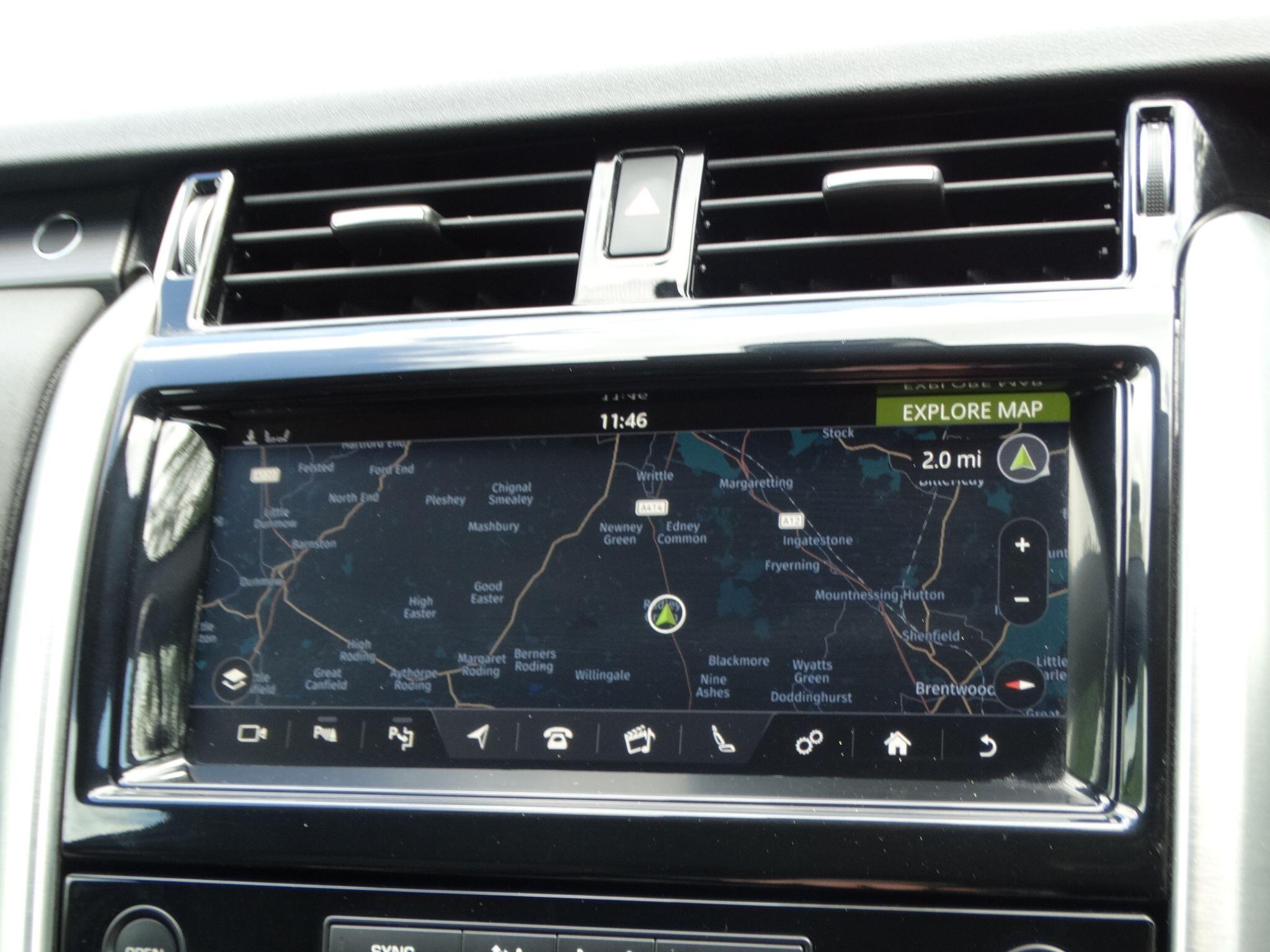 Land Rover Discovery 3.0 SD V6 HSE Auto 4WD Euro 6 (s/s) 5dr — photo 25