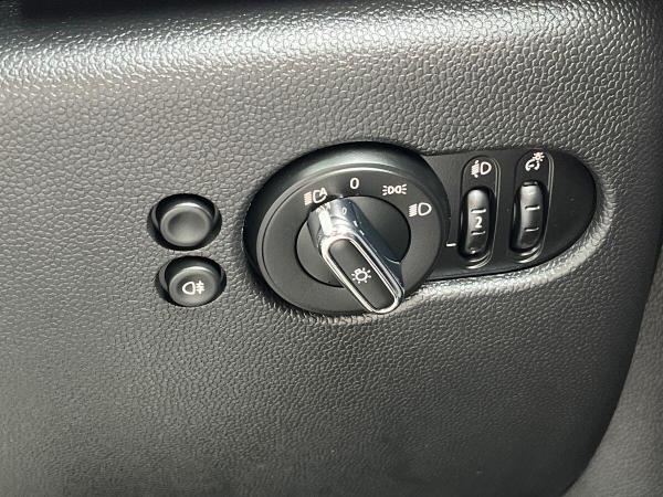 MINI Hatch Photo at-6e22155b61b644b991142d0404a5e4b2.jpg