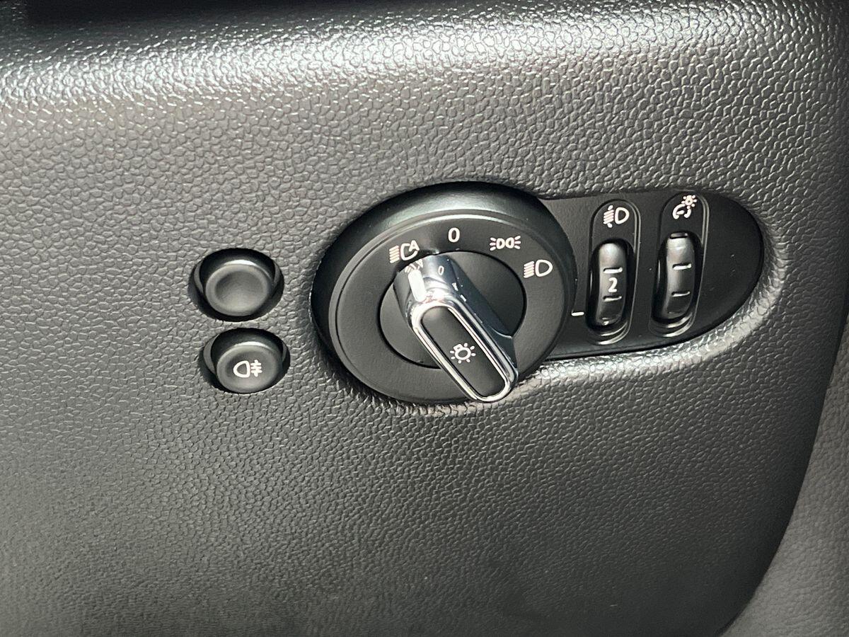 MINI Hatch Photo 35