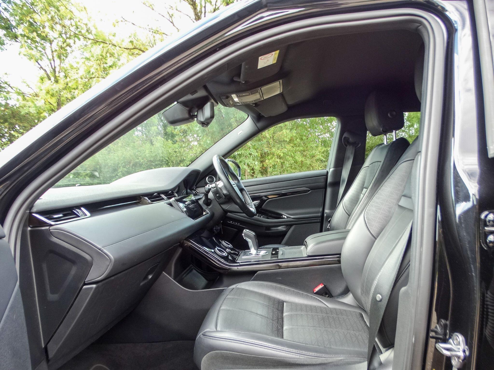 Land Rover Range Rover Evoque 2.0 P250 MHEV R-Dynamic HSE Auto 4WD Euro 6 (s/s) 5dr — photo 3