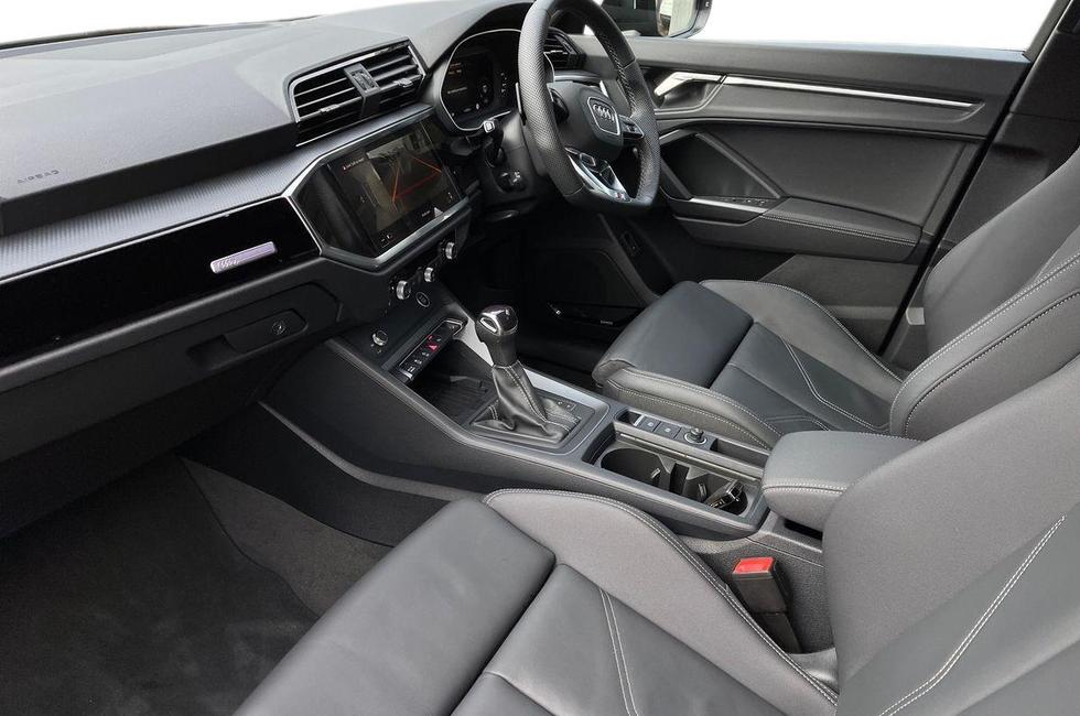 Audi Q3 Photo at-6edf6c83a2cf41ad8e2cddfdc0af1ed1.jpg