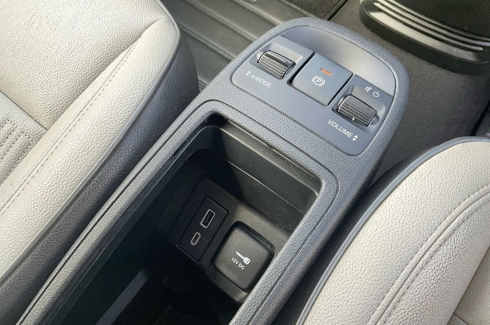 Fiat 500e C Photo at-6ee2ed279c6f499786e84a9a57057fb3.jpg