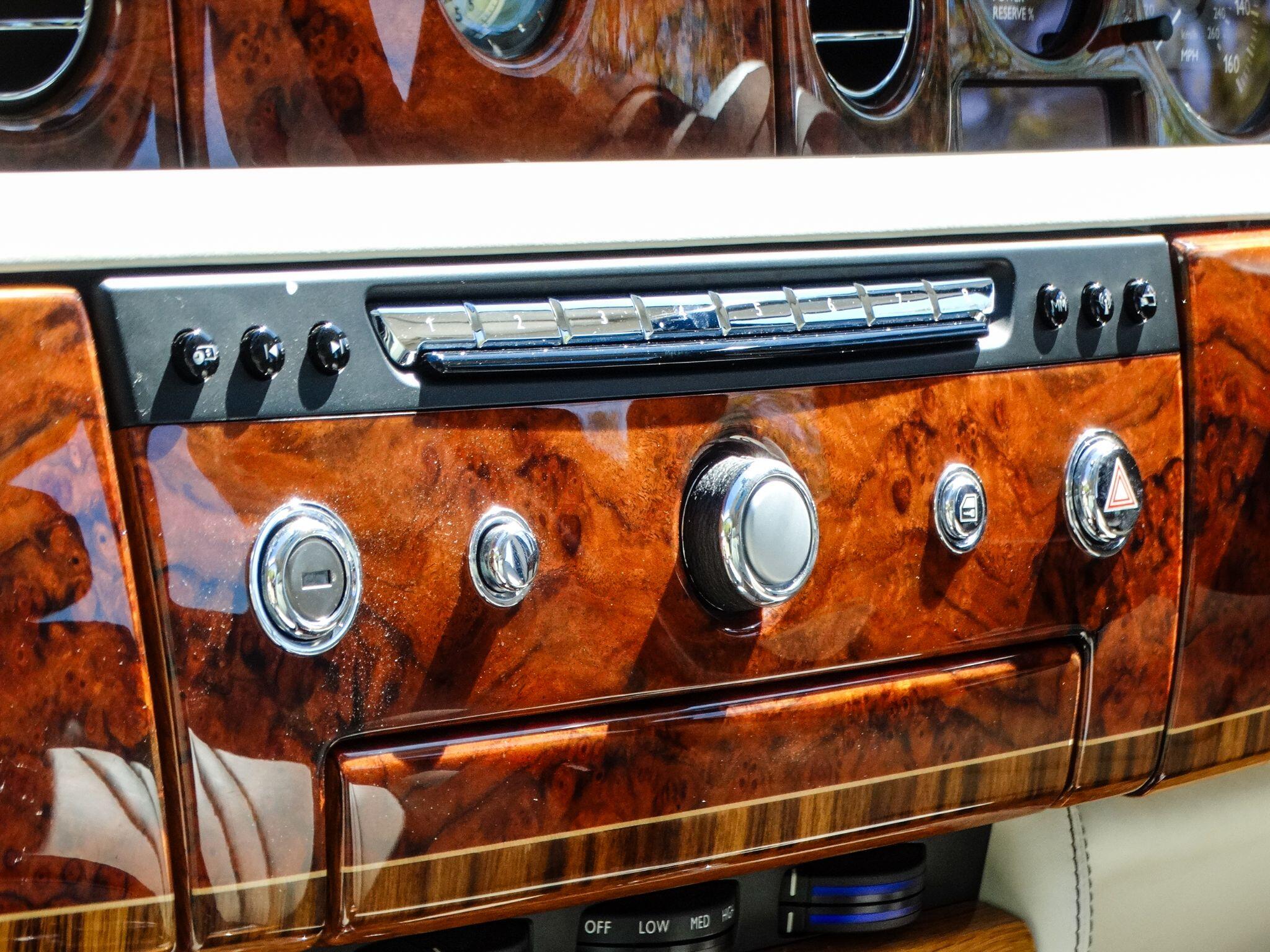 Rolls-Royce Phantom 6.7 V12 Saloon 4dr Petrol Auto Euro 5 (453 bhp) — photo 21