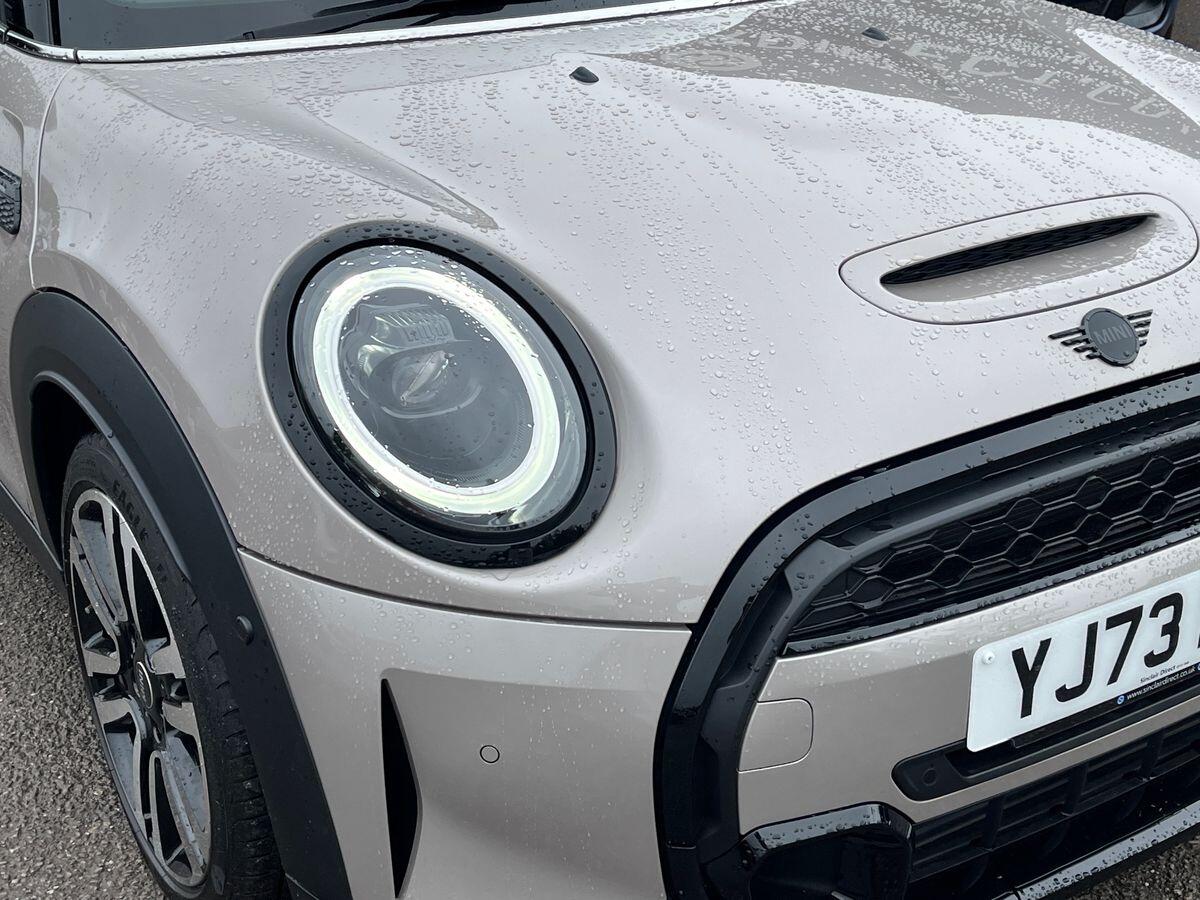 MINI Hatch Photo 18