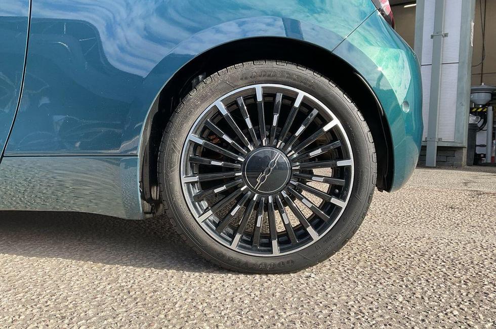 Fiat 500e C Photo at-6f0f586728b54e65ab09b0074798a373.jpg