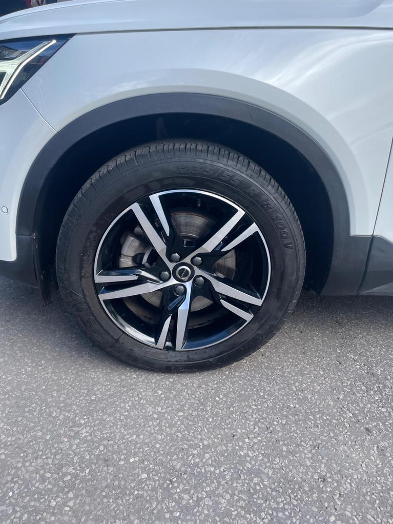 Used Volvo XC40 BJ73VMH 17