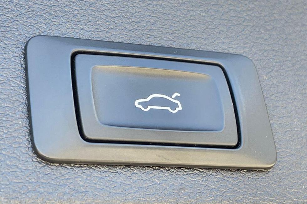 Audi A4 Avant Photo at-6f1da9d8b40540b5b3f193523c1c9ddc.jpg