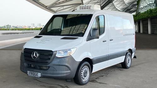 Mercedes-Benz Sprinter Photo at-6f36e1ff138145e3a24070c2755487b5.jpg