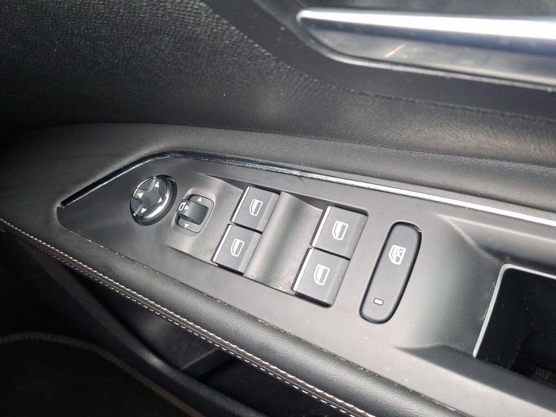 Used Peugeot 5008 NU72WBT 24