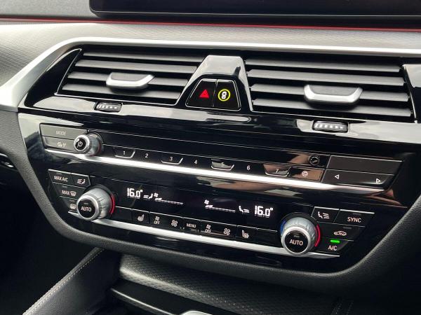 BMW 5 Series Photo at-6f551f1dc2e04aff8d3072afb1bf837e.jpg