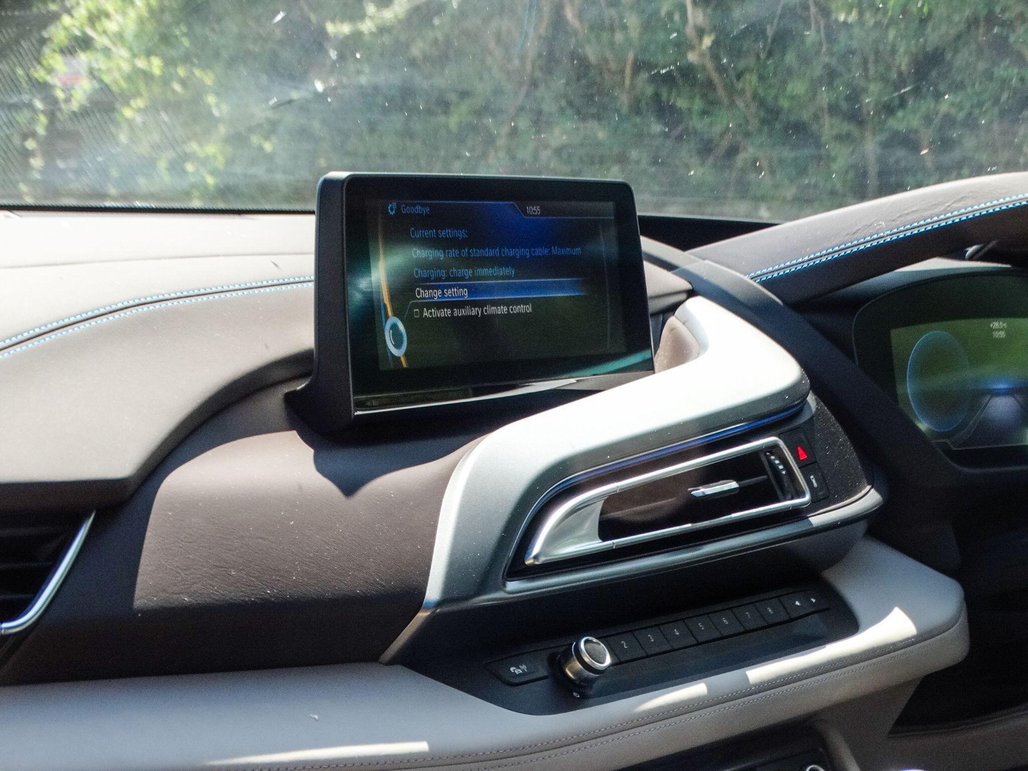 BMW i8 1.5 7.1kWh Auto 4WD Euro 6 (s/s) 2dr — photo 19
