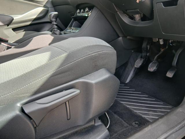 Used Vauxhall Grandland X FG68HHR 32