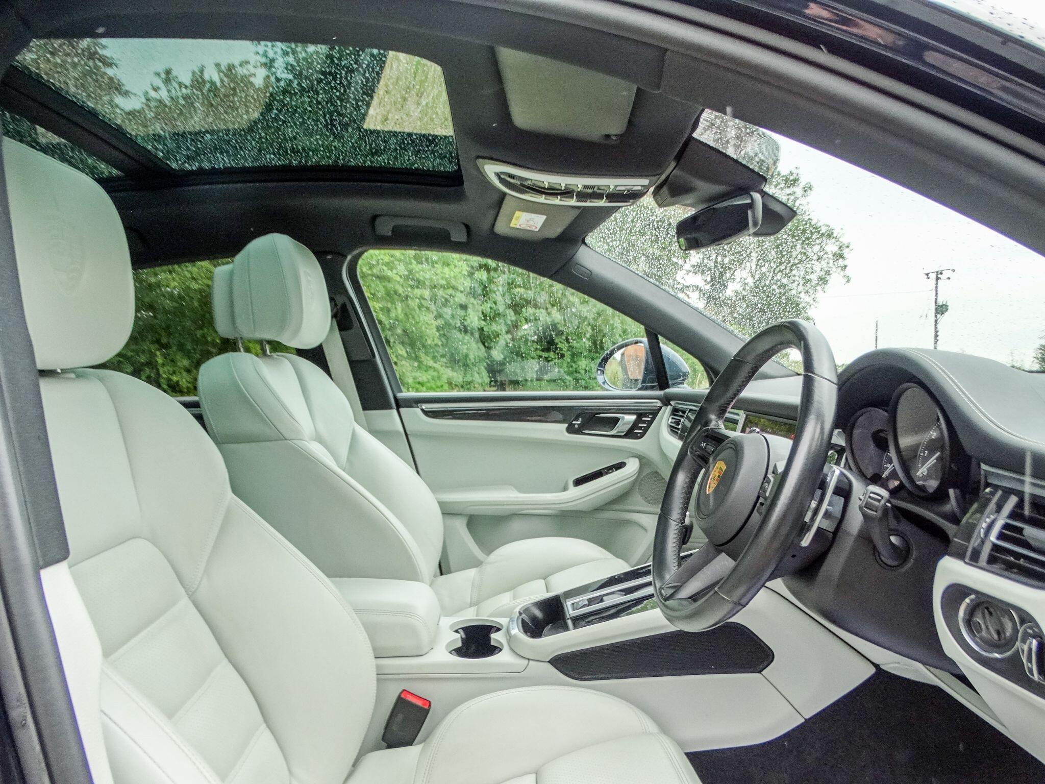Porsche Macan 2.0T PDK 4WD Euro 6 (s/s) 5dr — photo 21