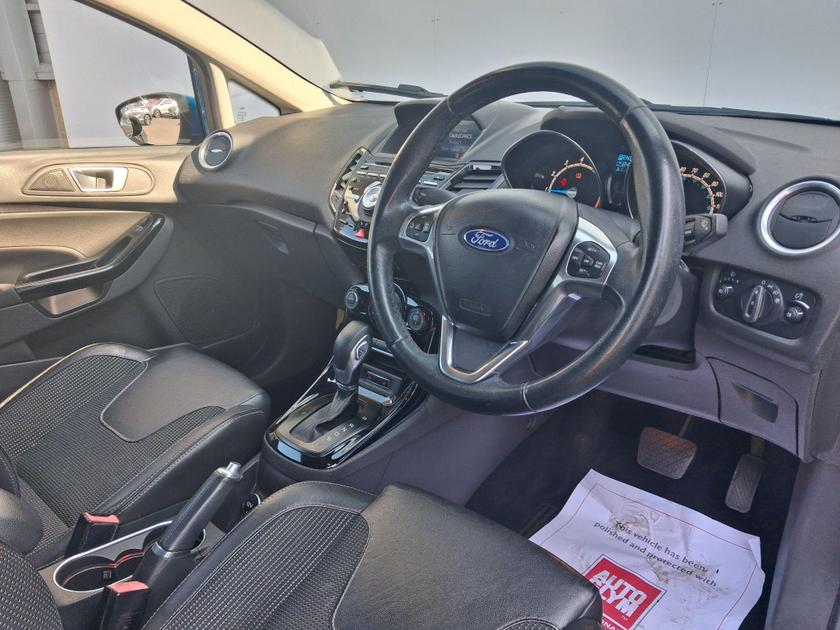 Ford Fiesta Photo at-6fc0570aea9743d1ba1457f3a6f22e11.jpg