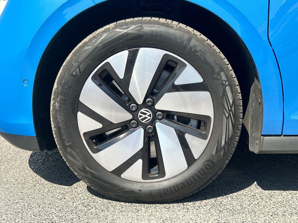 Volkswagen ID. Buzz Photo at-6fd5a44b3baa43679274fd8d4b64c7e7.jpg
