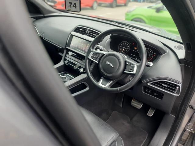 Used Jaguar F-PACE YA69ZDF 19