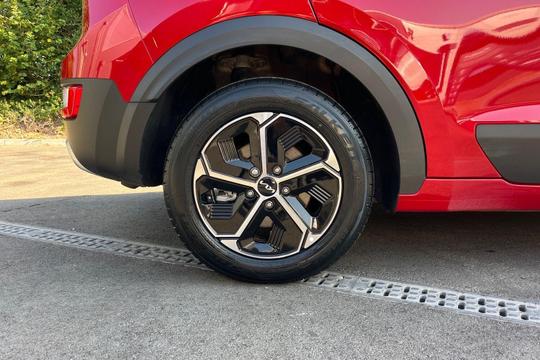 Kia Niro Photo at-704daccfda79438e801563e193cae679.jpg