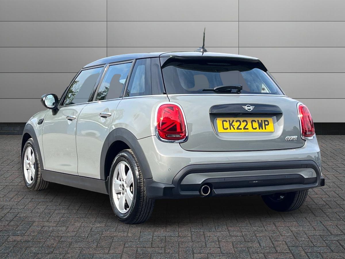 MINI Hatch Photo 1