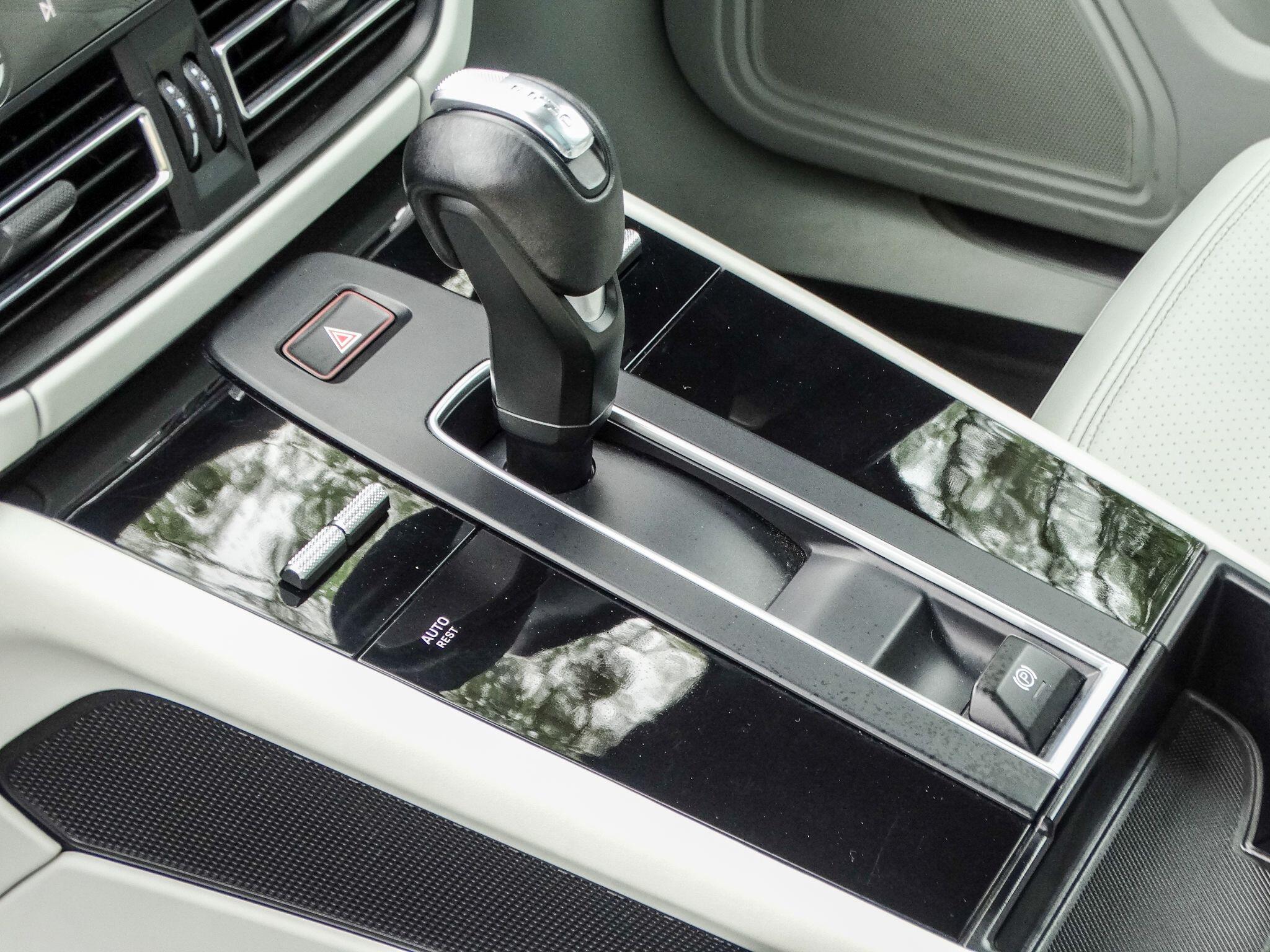 Porsche Macan 2.0T PDK 4WD Euro 6 (s/s) 5dr — photo 19